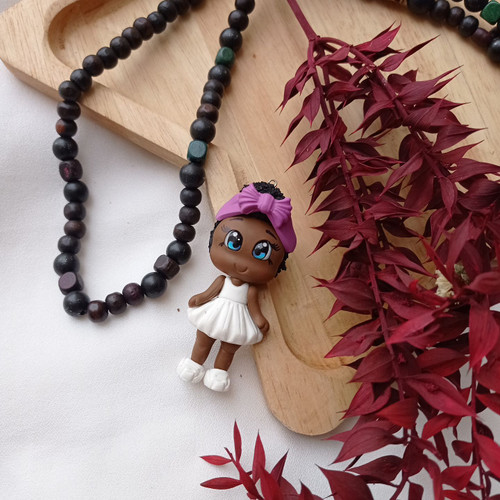 جاکلیدی دختر سبزه ی فرفری دست ساز خمیری